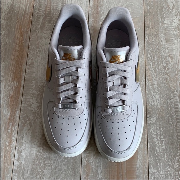 NWT Nike Air Force 1 gold swoosh - Picture 6 of 7